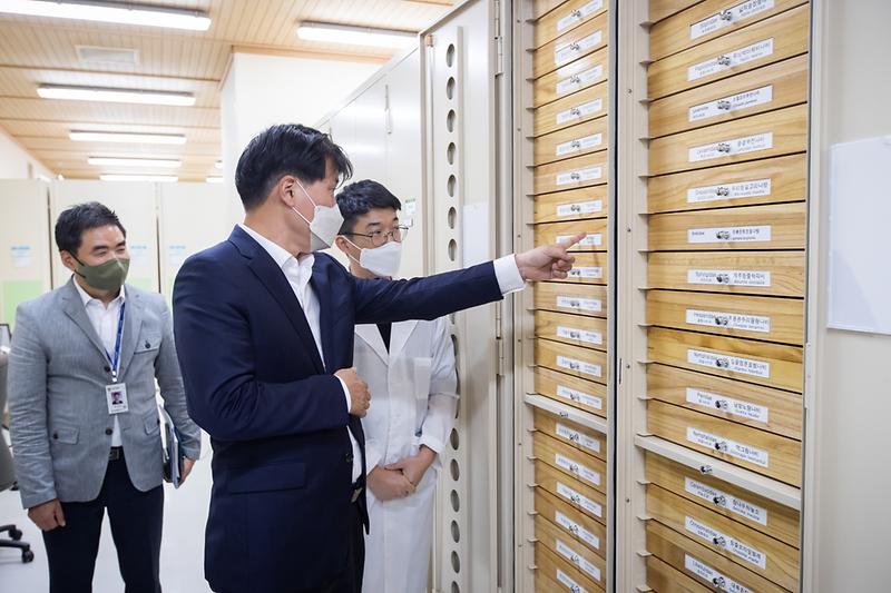 Young-4956.jpg 이미지