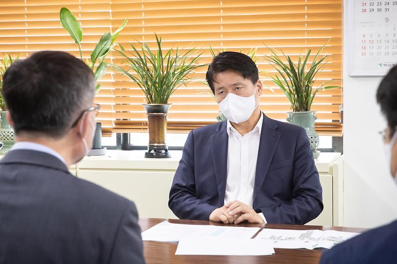 Young-6216.jpg 이미지