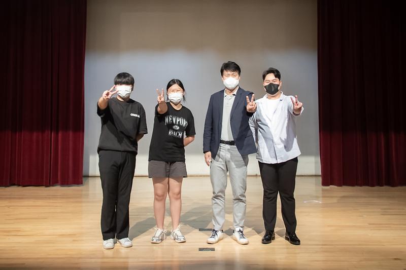 Young-8810.jpg 이미지