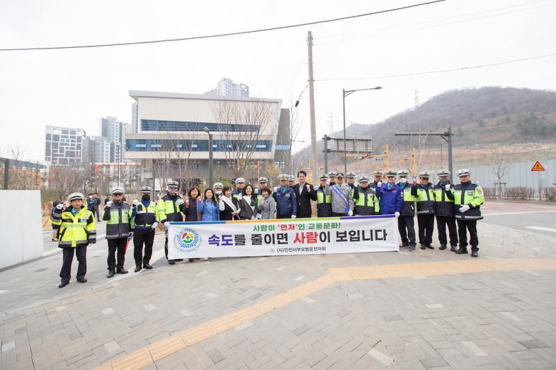 Young-1097.jpg 이미지