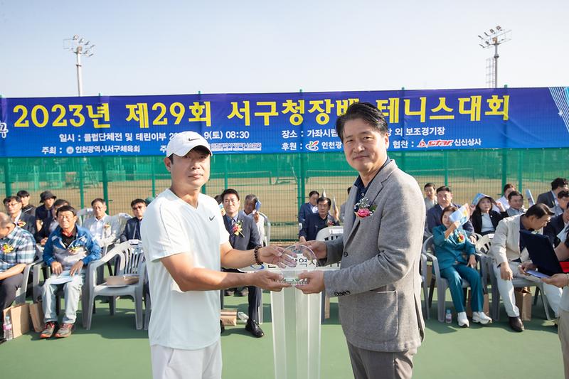 Young-1293.jpg 이미지