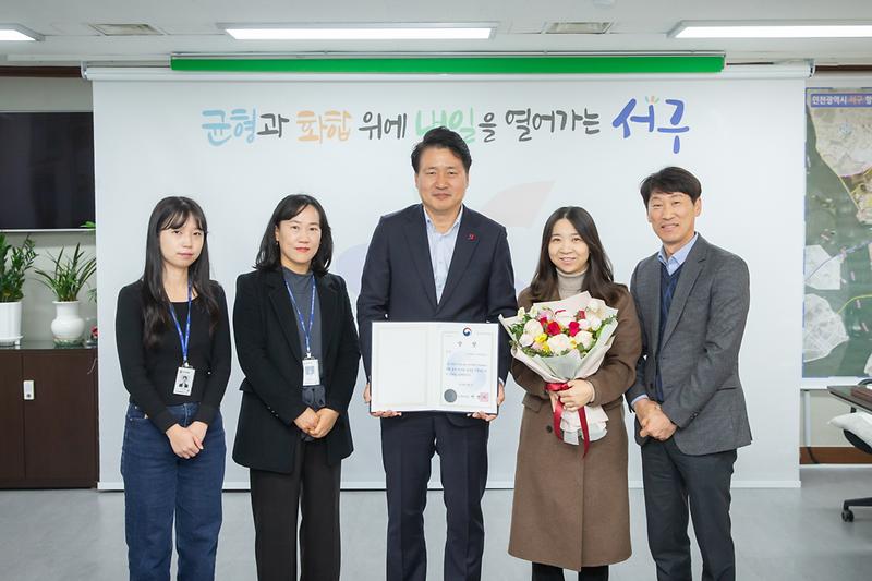 Young-1897.jpg 이미지