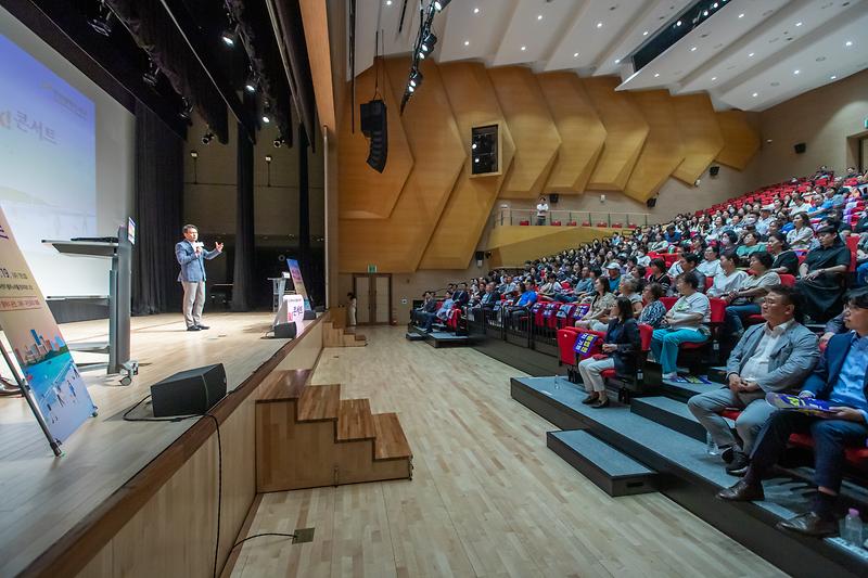 Young-2014.jpg 이미지