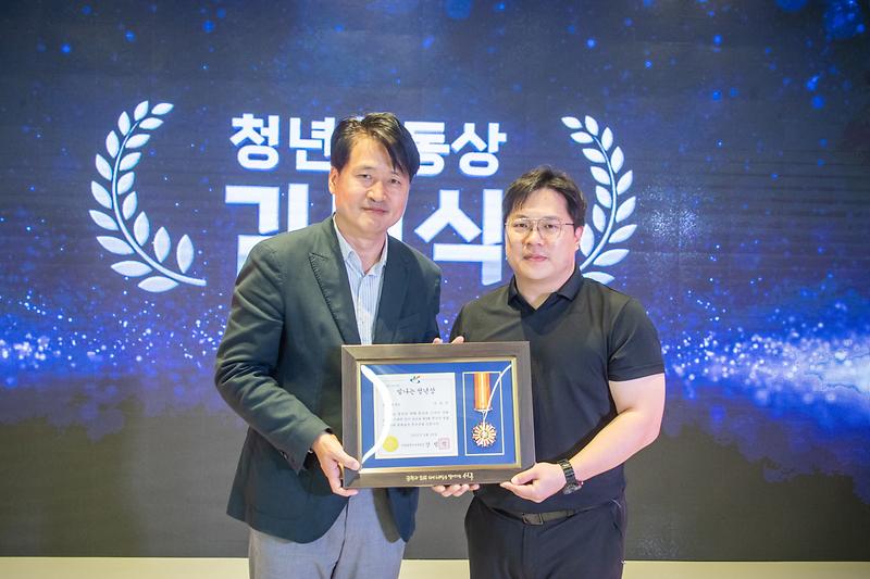 Young-4239.jpg 이미지