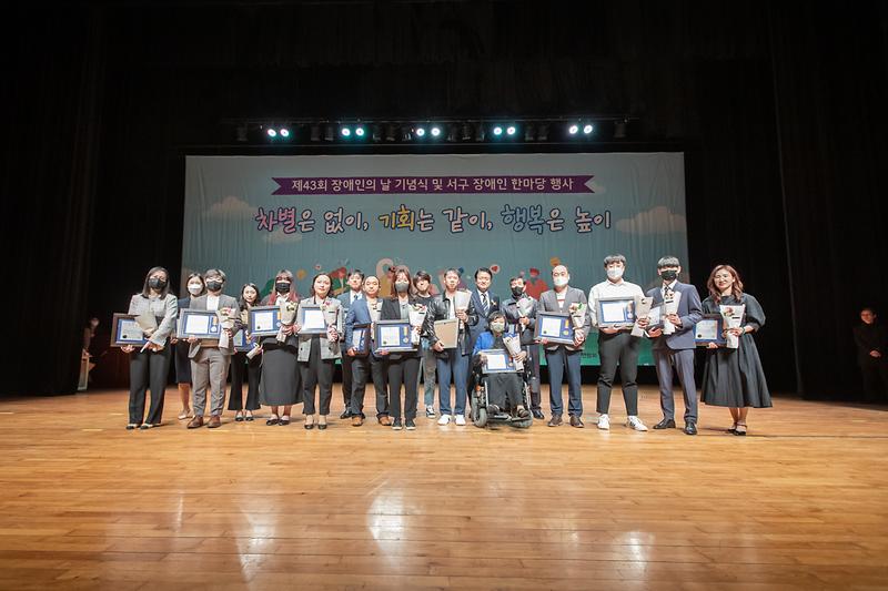 Young-4847.jpg 이미지