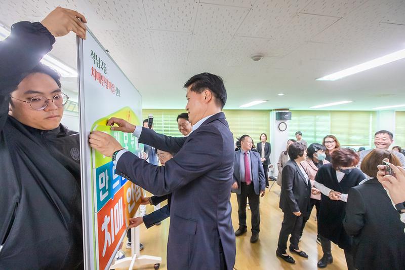 Young-8337.jpg 이미지