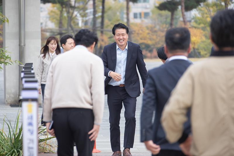 Young-8543.jpg 이미지