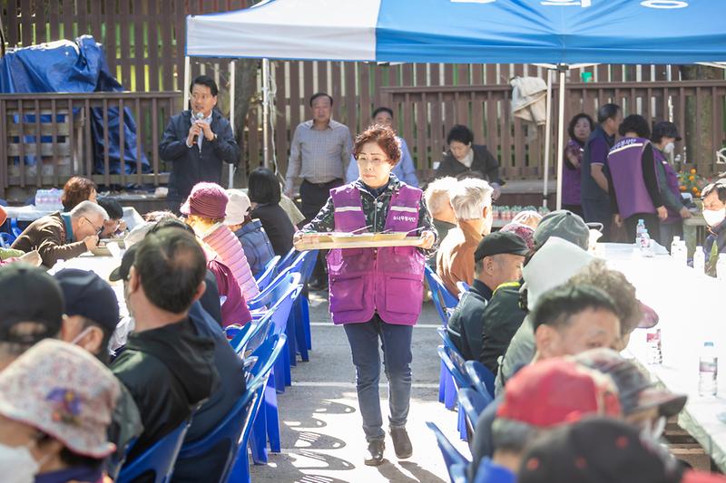 20231017 연희동 짜장면 식사 나눔 행사 사진