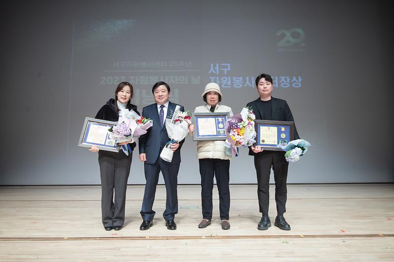 Young-9679.jpg 이미지