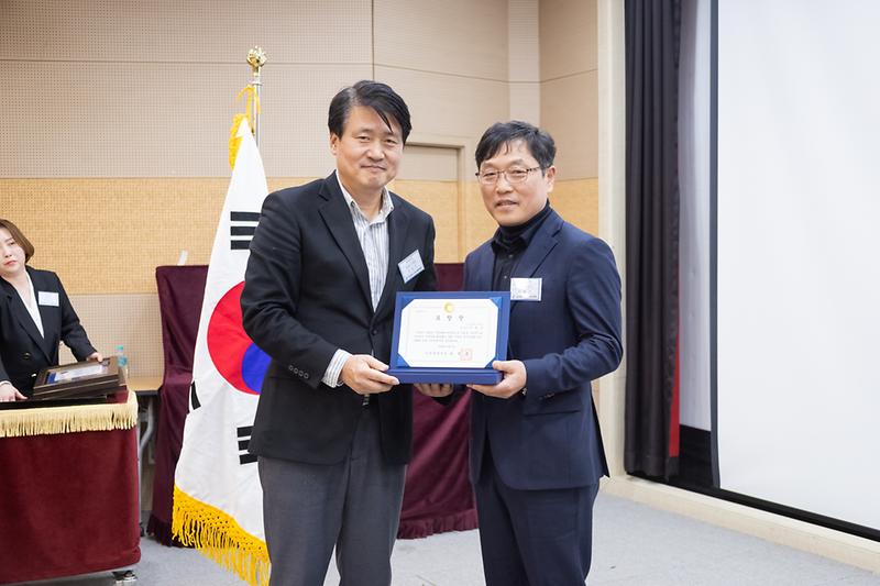 Young-1404.jpg 이미지