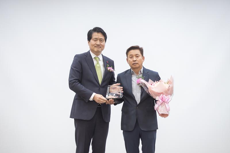 Young-1576.jpg 이미지