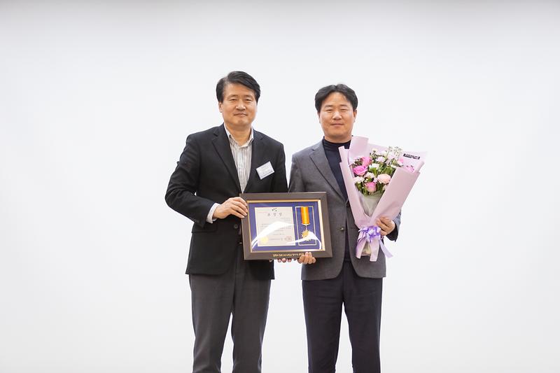 Young-1606.jpg 이미지