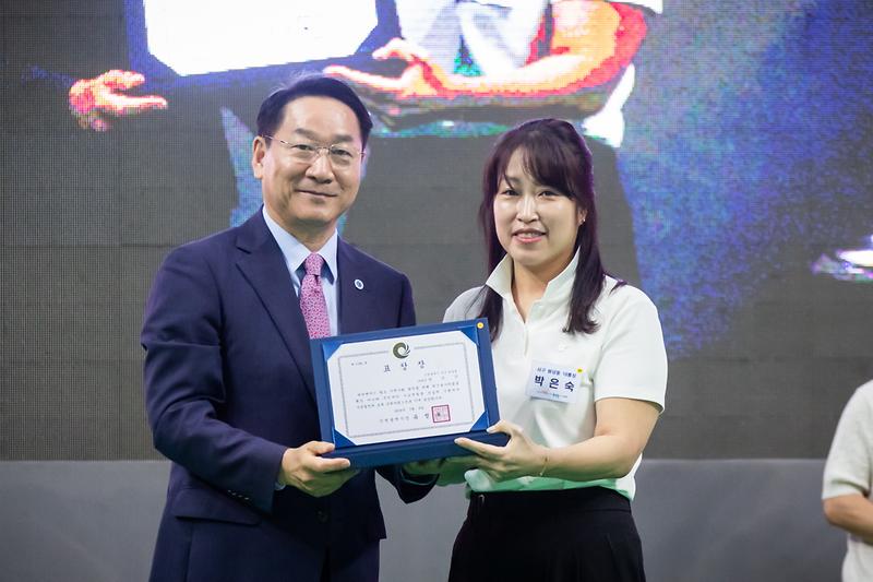 Young-1612.jpg 이미지