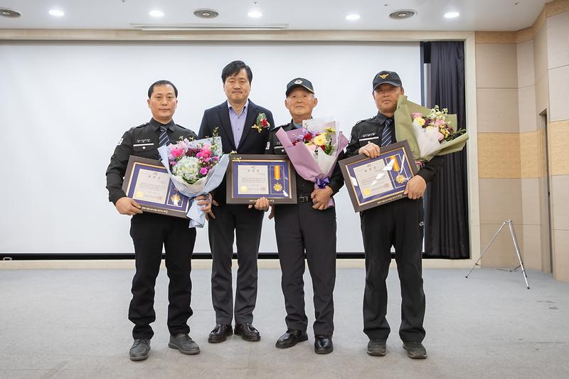 Young-1707.jpg 이미지