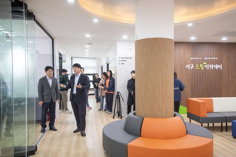 Young-1749.jpg 이미지