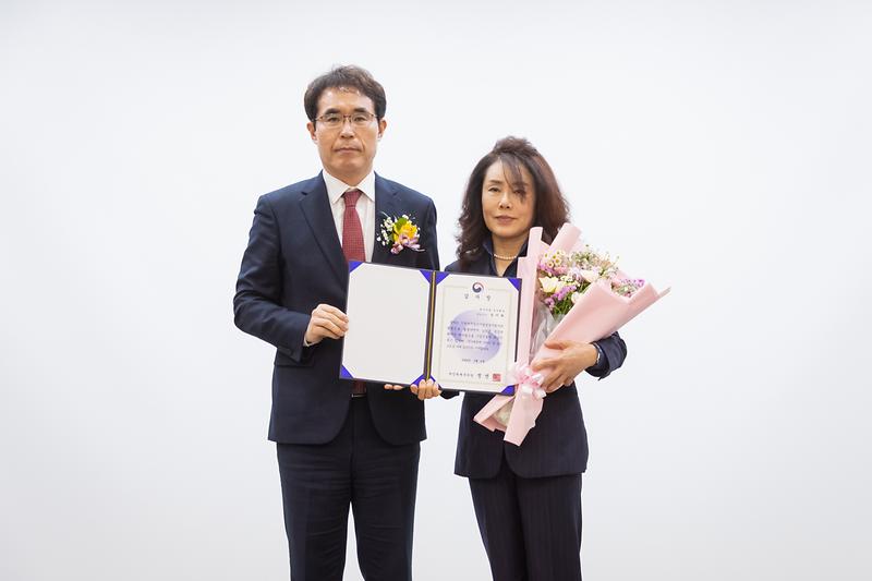 Young-1826.jpg 이미지