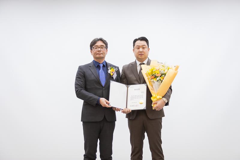 Young-1905.jpg 이미지