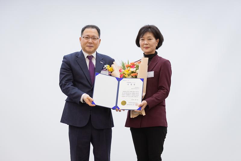 Young-1979.jpg 이미지