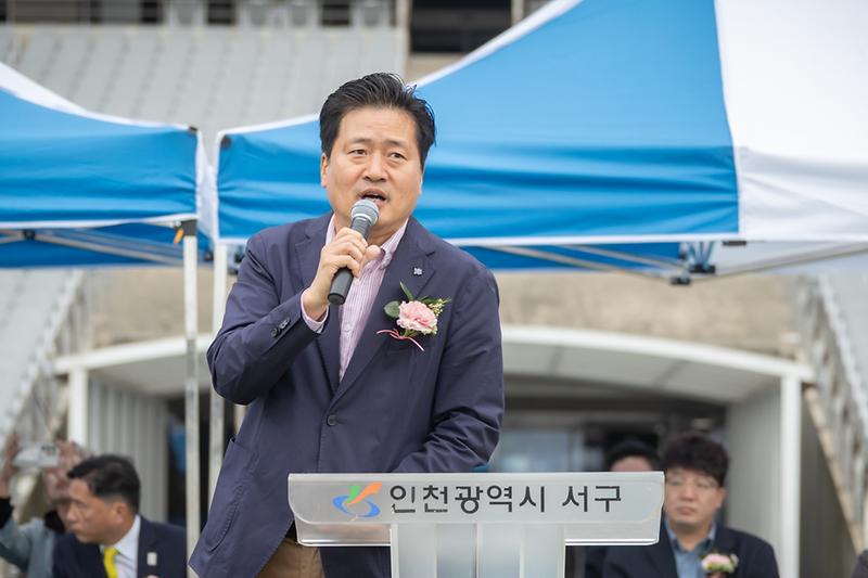 Young-2020.jpg 이미지