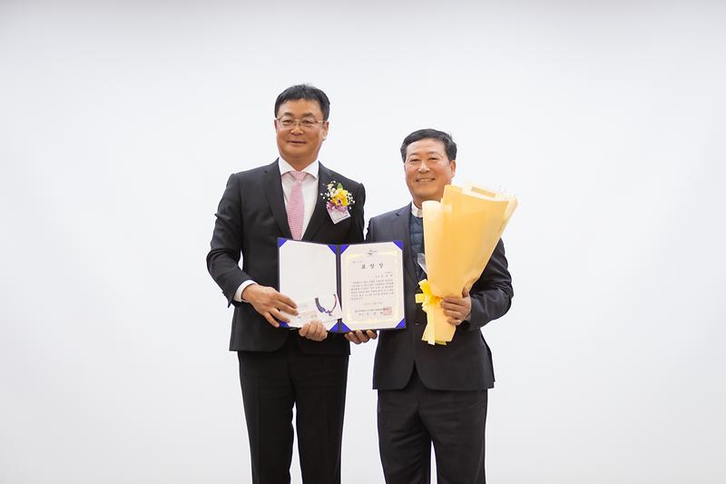 Young-2204.jpg 이미지