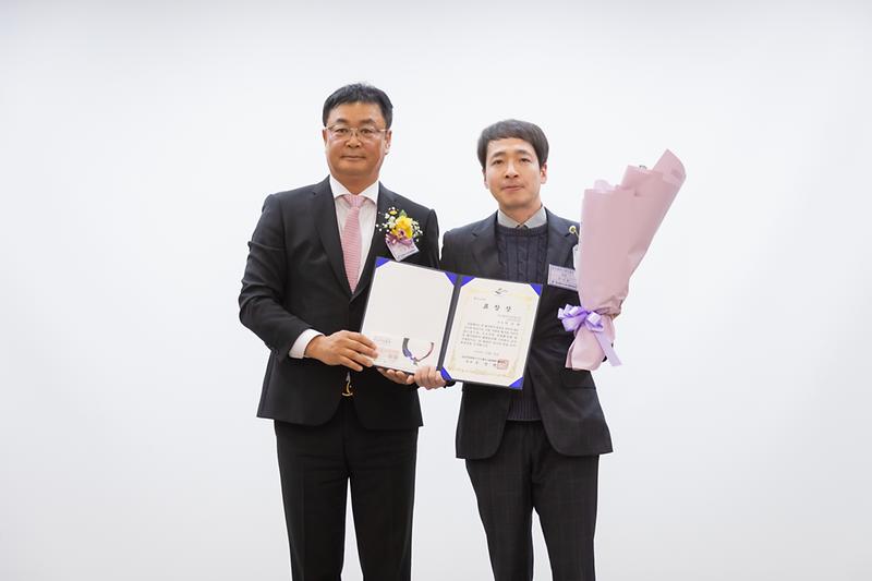 Young-2330.jpg 이미지