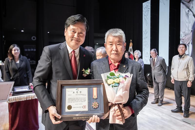 Young-2987.jpg 이미지