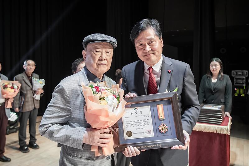 Young-3080.jpg 이미지