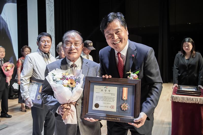 Young-3149.jpg 이미지