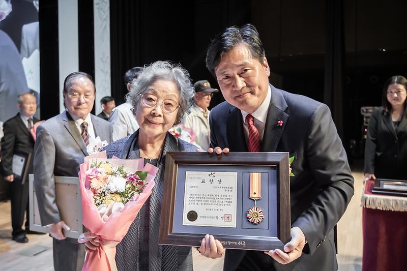 Young-3165.jpg 이미지