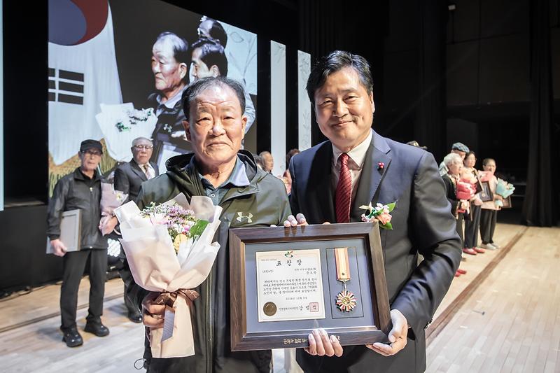 Young-3193.jpg 이미지