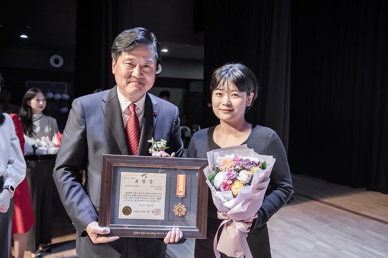 Young-3256.jpg 이미지