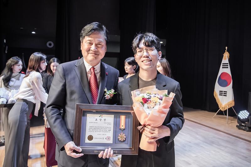 Young-3288.jpg 이미지