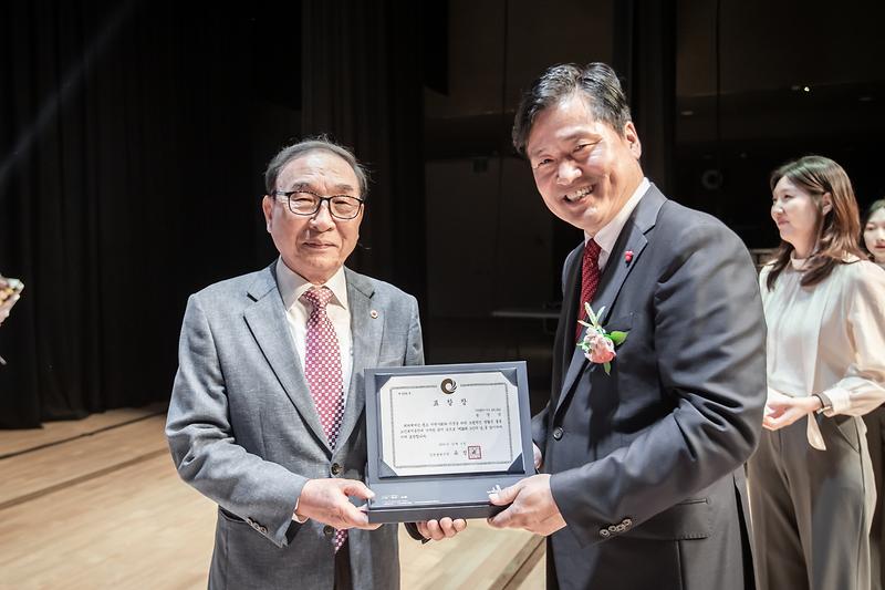 Young-3390.jpg 이미지