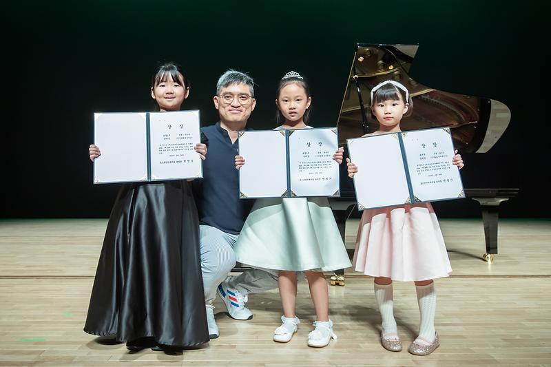 Young-3456.jpg 이미지