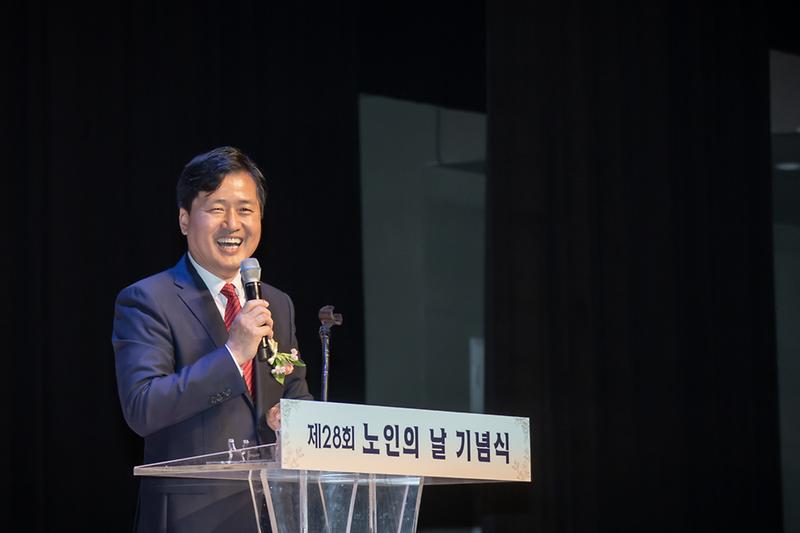 Young-3537.jpg 이미지