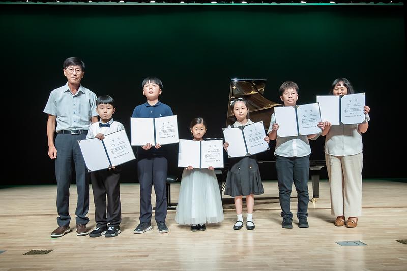 Young-3545.jpg 이미지