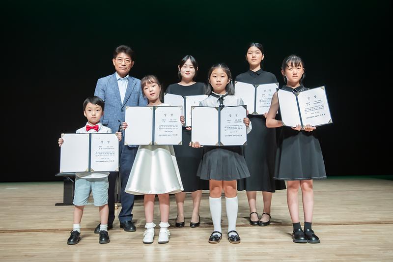 Young-3641.jpg 이미지