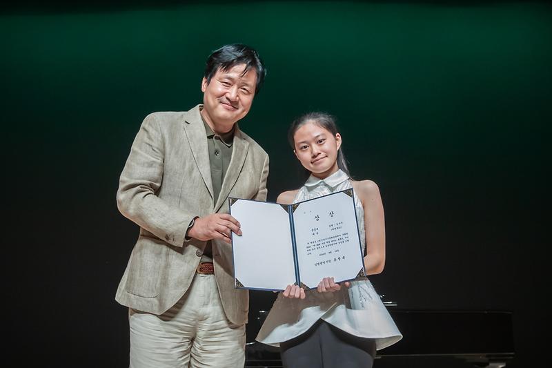 Young-3772.jpg 이미지