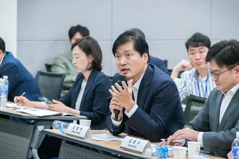 Young-4362.jpg 이미지