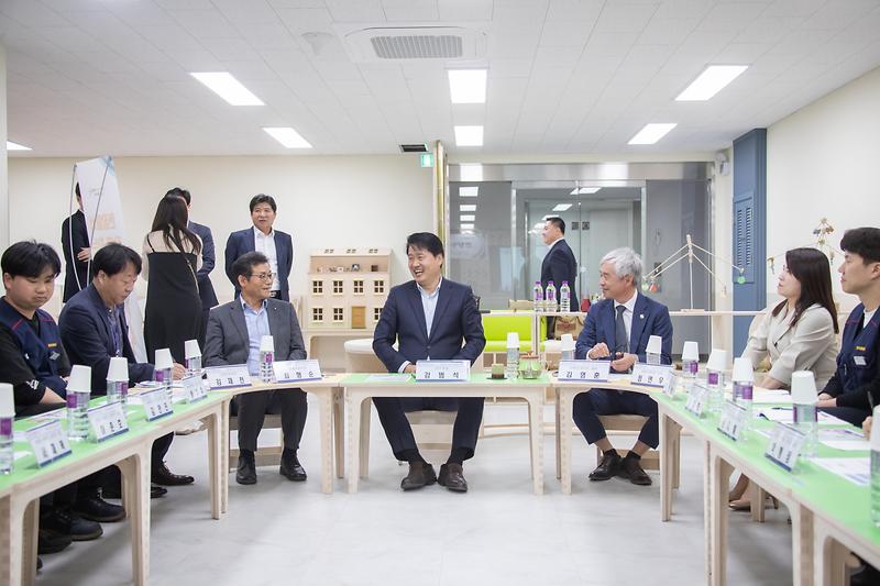 Young-4472.jpg 이미지