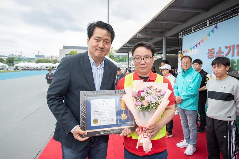 Young-5357.jpg 이미지