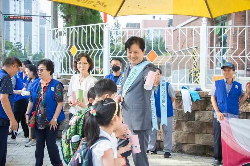 Young-6061.jpg 이미지