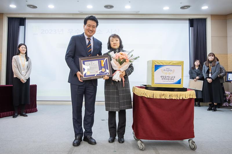 Young-6114.jpg 이미지