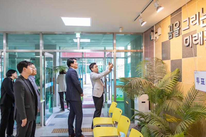 Young-6911.jpg 이미지