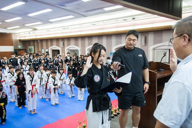 Young-7118.jpg 이미지