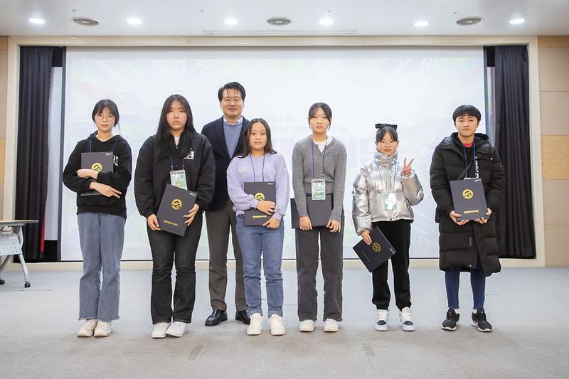 Young-7842.jpg 이미지