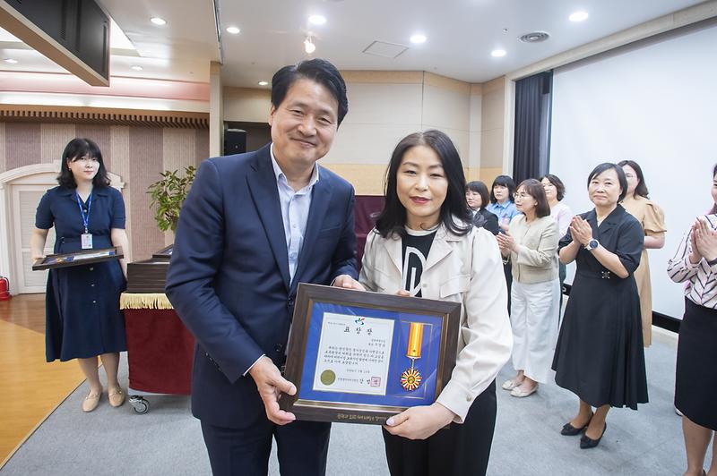 Young-8107.jpg 이미지