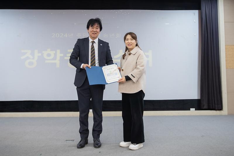 Young-8530.jpg 이미지