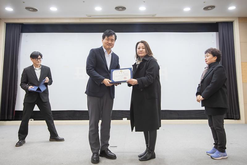 Young-8556.jpg 이미지