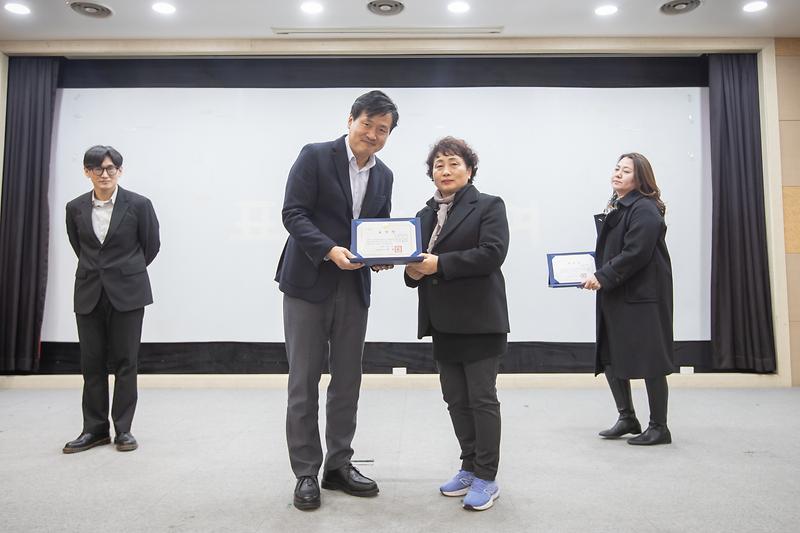 Young-8568.jpg 이미지